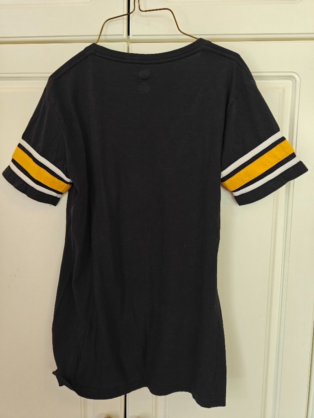 NFL Boston Bruins Women's Hockey Tee Shirt, Size Large - Picture 2 of 2